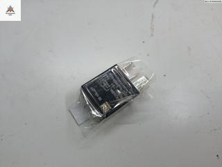 реле (прочие) Opel Zafira 2 поколение (B) 2006, 1.9 л., дизель, МКПП, серый, минивэн, 90414477