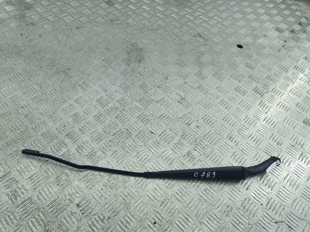 Щеткодержатель (поводок стеклоочистителя) передний Volvo V70 2001, 2.4 л., бензин, МКПП, синий, универсал, 8624246