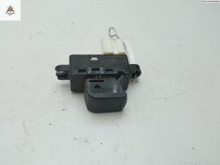 кнопка стеклоподъемника заднего левого Nissan Tiida C11 [рестайлинг] 2008, 1.6 л., бензин, МКПП, серый, седан