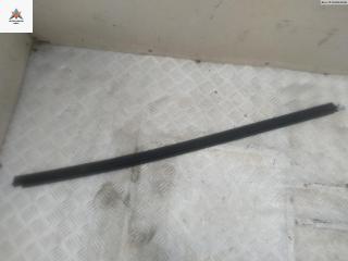 Молдинг стекла двери задней правой наружный Opel Omega B 1995, 2.0 л., бензин, МКПП, красный, седан