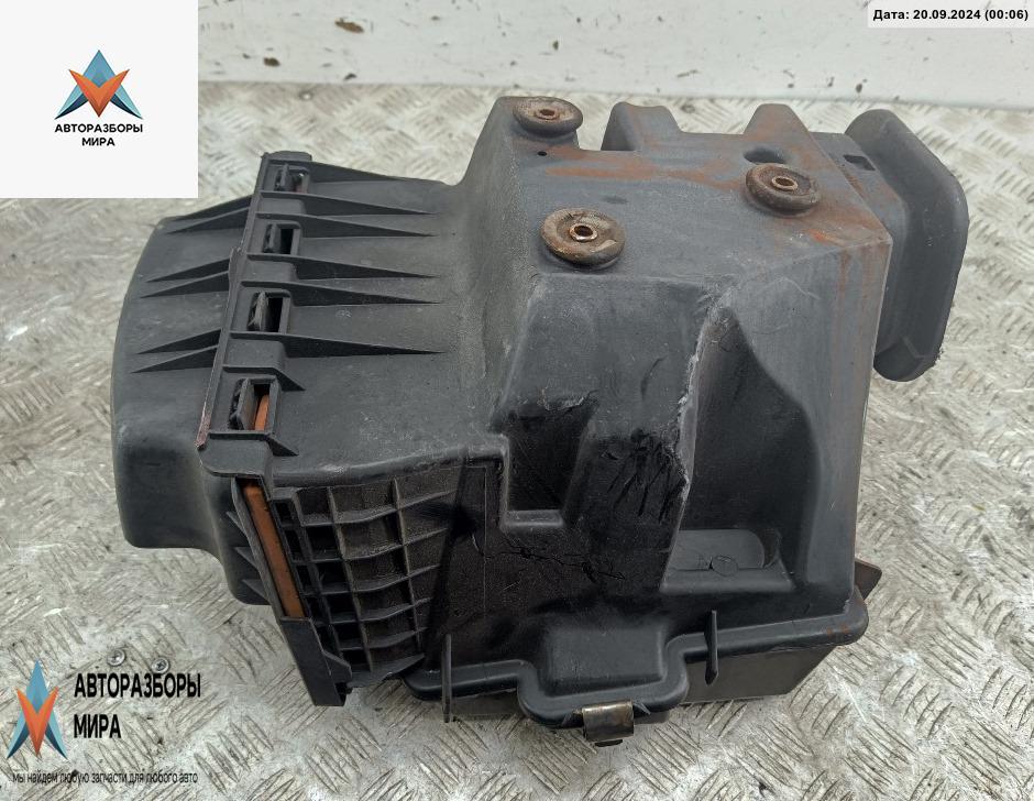 корпус воздушного фильтра Chevrolet Trans Sport / Venture 2001, 3.4 л., бензин, АКПП, серый, минивэн, 25167560 - фото №1