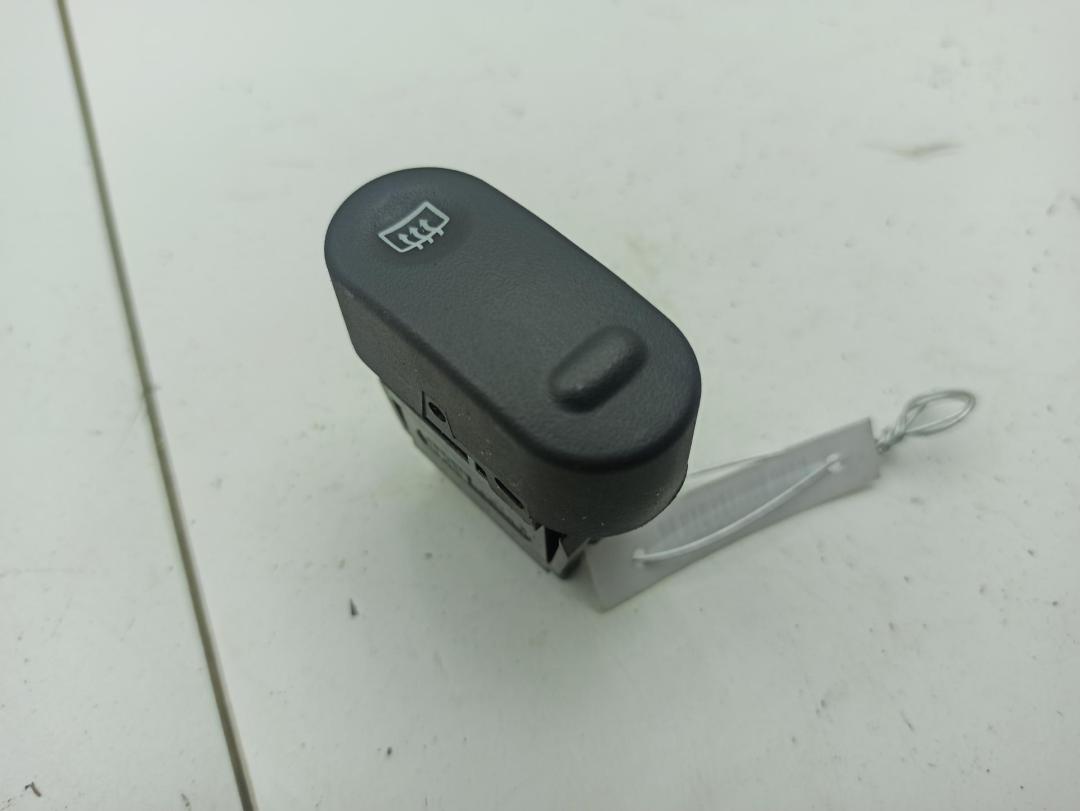 кнопка обогрева заднего стекла Renault Kangoo I 2003, 1.6 л., бензин, МКПП, белый, фургон, 093829