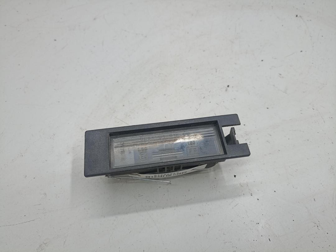 подсветка номера Opel Meriva 1 поколение (A) 2005, 1.8 л., бензин, робот, серый, минивэн, 09164143 - фото №1