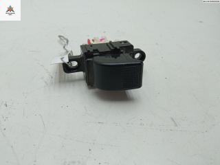 кнопка стеклоподъемника заднего левого Mazda 6 GG [рестайлинг] 2005, 2.0 л., бензин, МКПП, красный, хетчбэк 5 дв., GE4T-66-370A