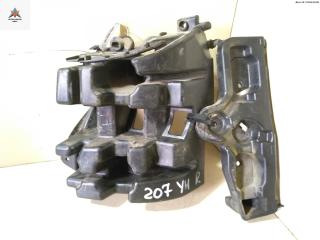 кронштейн заднего бампера Peugeot 207 1 поколение 2008, 1.4 л., бензин, МКПП, серый, универсал, 9680251880