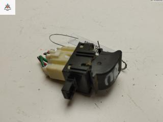 кнопка стеклоподъемника переднего правого Mazda 626 GF 1998, 2.0 л., дизель, МКПП, синий, универсал