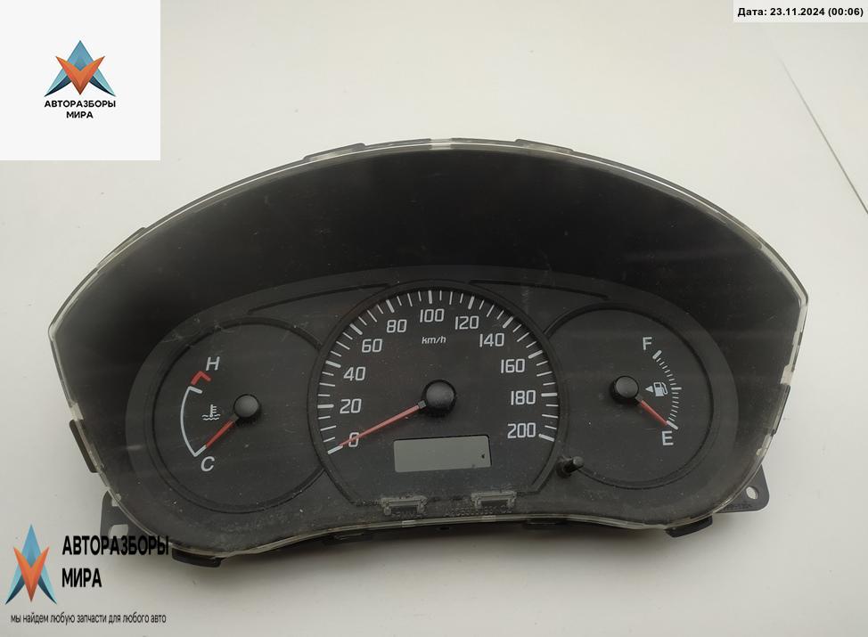 приборная панель Suzuki Swift 3 поколение 2005, 1.3 л., бензин, МКПП, красный, хетчбэк 3 дв., 34100-62J00 - фото №1