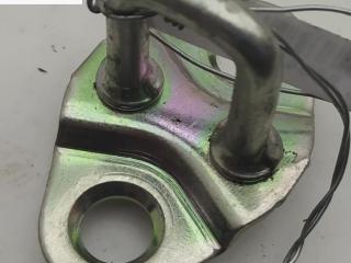 ответная часть (скоба) замка двери Honda HR-V 2 поколение 2017, 1.5 л., бензин, МКПП, белый, внедорожник 5 дв.