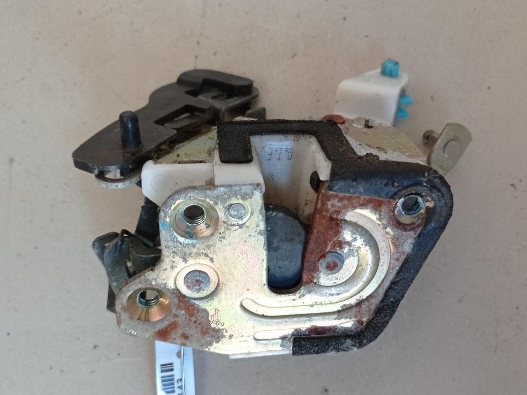 замок двери задней правой Hyundai Sonata 1995, 3.0 л., бензин, АКПП, красный, седан