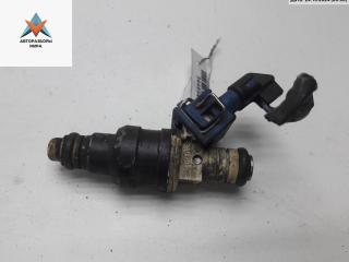 форсунка Volkswagen Passat B4 1995, 1.6 л., бензин, МКПП, серый, универсал, 037906031J