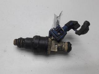 форсунка Volkswagen Passat B4 1995, 1.6 л., бензин, МКПП, серый, универсал, 037906031J