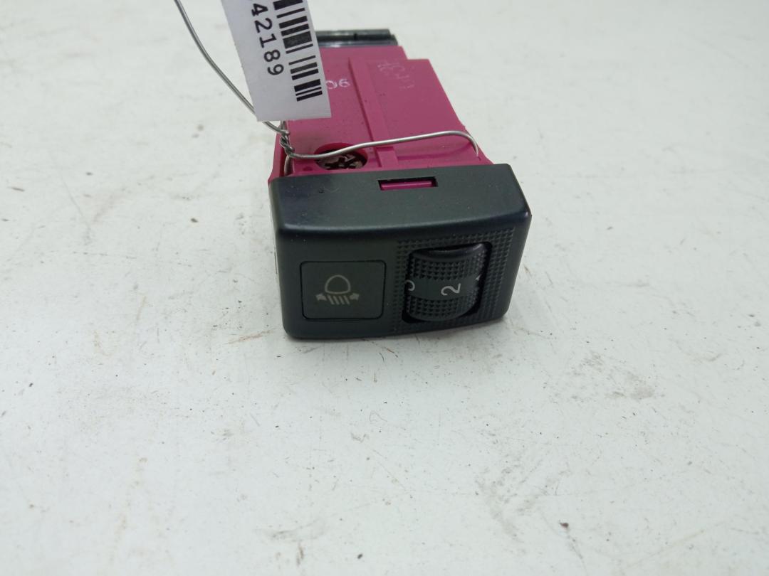 кнопка корректора фар Mazda 626 GF/GW 1999, 2.0 л., бензин, МКПП, серый, универсал