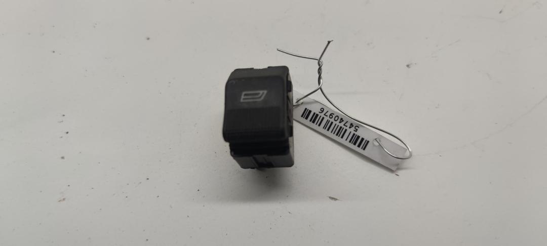 кнопка стеклоподъемника переднего левого Audi A4 B5 1996, 1.8 л., бензин, АКПП, серый, седан, 4D0959855