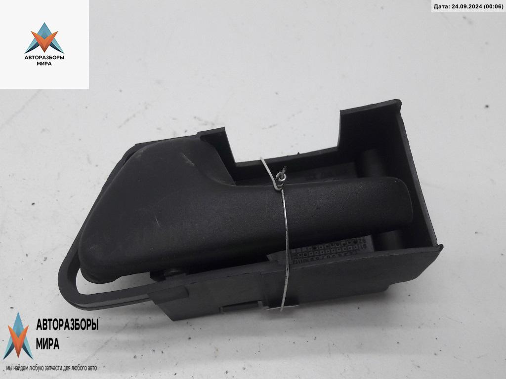 ручка внутренняя передняя левая Volkswagen Golf 3 поколение 1992, 1.8 л., бензин, МКПП, красный, хетчбэк 3 дв., 1H0837141 - фото №1