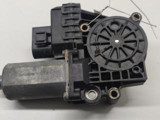 моторчик стеклоподъемника передний правый Audi A6 4B/C5 [рестайлинг] 2003, 2.5 л., дизель, АКПП, серый, универсал, 0130821774