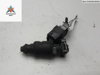 форсунка Volkswagen Golf 4 поколение 1998, 1.6 л., бензин, МКПП, чёрный, хетчбэк 5 дв., 037906031AA