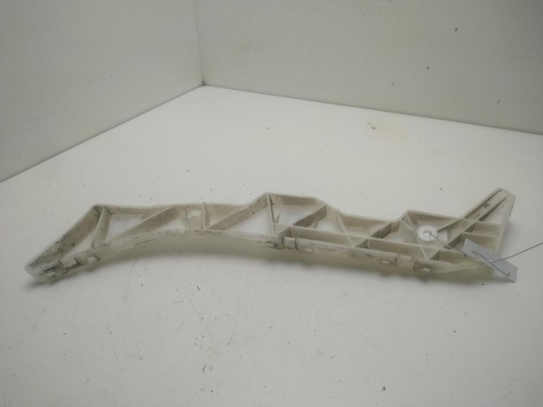 кронштейн заднего бампера Mazda 6 GG/GY 2006, 1.8 л., бензин, МКПП, серый, универсал, G21B-502H1