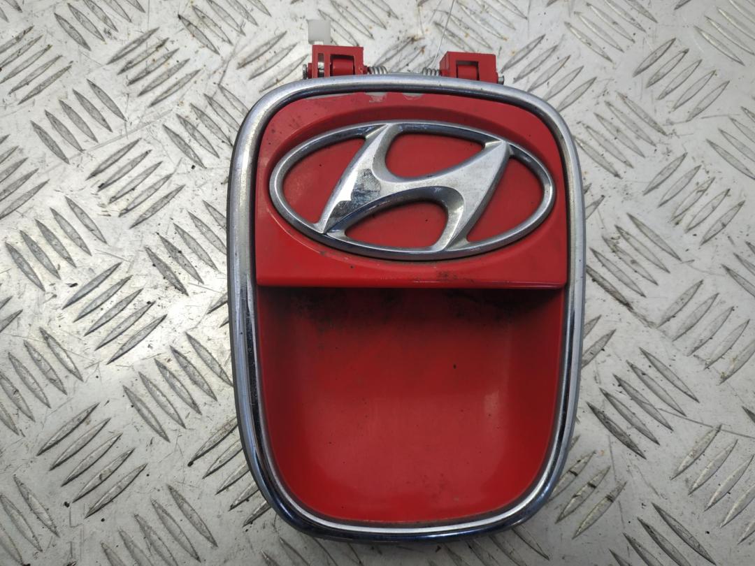 ручка крышки багажника Hyundai i10 2009, красный, хетчбэк 5 дв., 817200X020