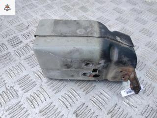 кронштейн (крепление) Nissan Primera P11 1997, 2.0 л., дизель, МКПП, чёрный, хетчбэк 5 дв.