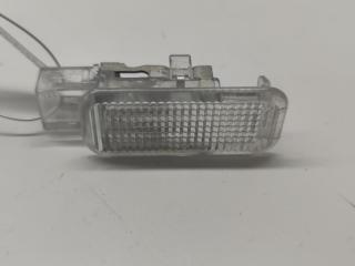 фонарь салона (плафон) Audi A6 4B/C5 [рестайлинг] 2002, 2.5 л., дизель, АКПП, серый, универсал, 4B0945415