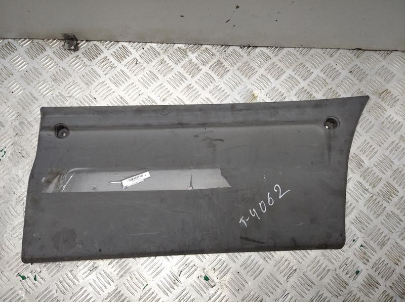 молдинг двери передней правой IVECO Daily 2001, 2.8 л., дизель, МКПП, белый, микроавтобус, 500326809