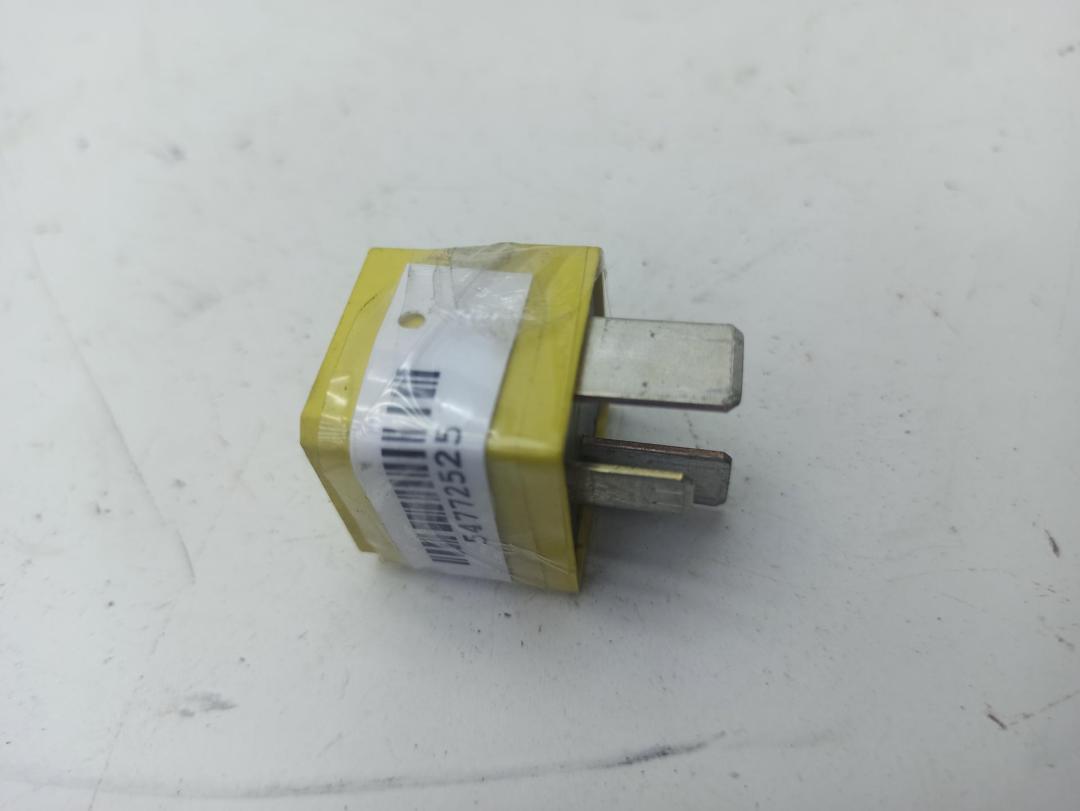 реле бензонасоса Opel Astra H 2006, 1.9 л., дизель, МКПП, серый, универсал, 90226846