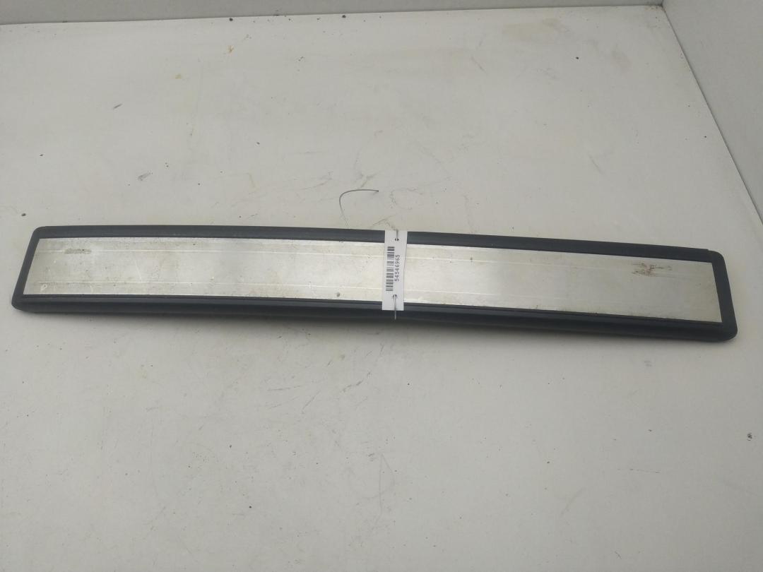 Накладка на порог внутренняя (салона) Mercedes-Benz E W210 2001, 2.7 л., дизель, АКПП, синий, универсал, 2106803535