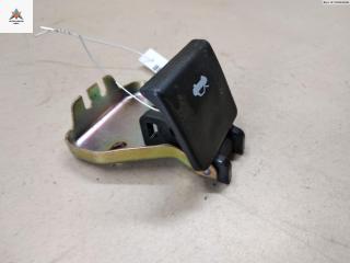 ручка открывания капота Mazda 323 BA 1994, 1.5 л., бензин, МКПП, зелёный, хетчбэк 5 дв.