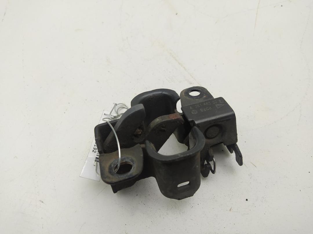 замок капота Mercedes-Benz C W203 2001, 2.2 л., дизель, АКПП, серый, универсал, 2038800060