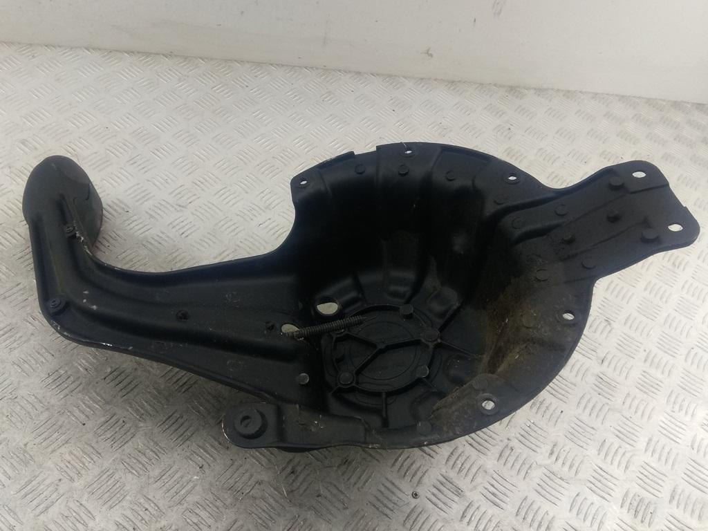 крепление запаски Land Rover Freelander 2006, 2.0 л., дизель, АКПП, зелёный, внедорожник 5 дв.