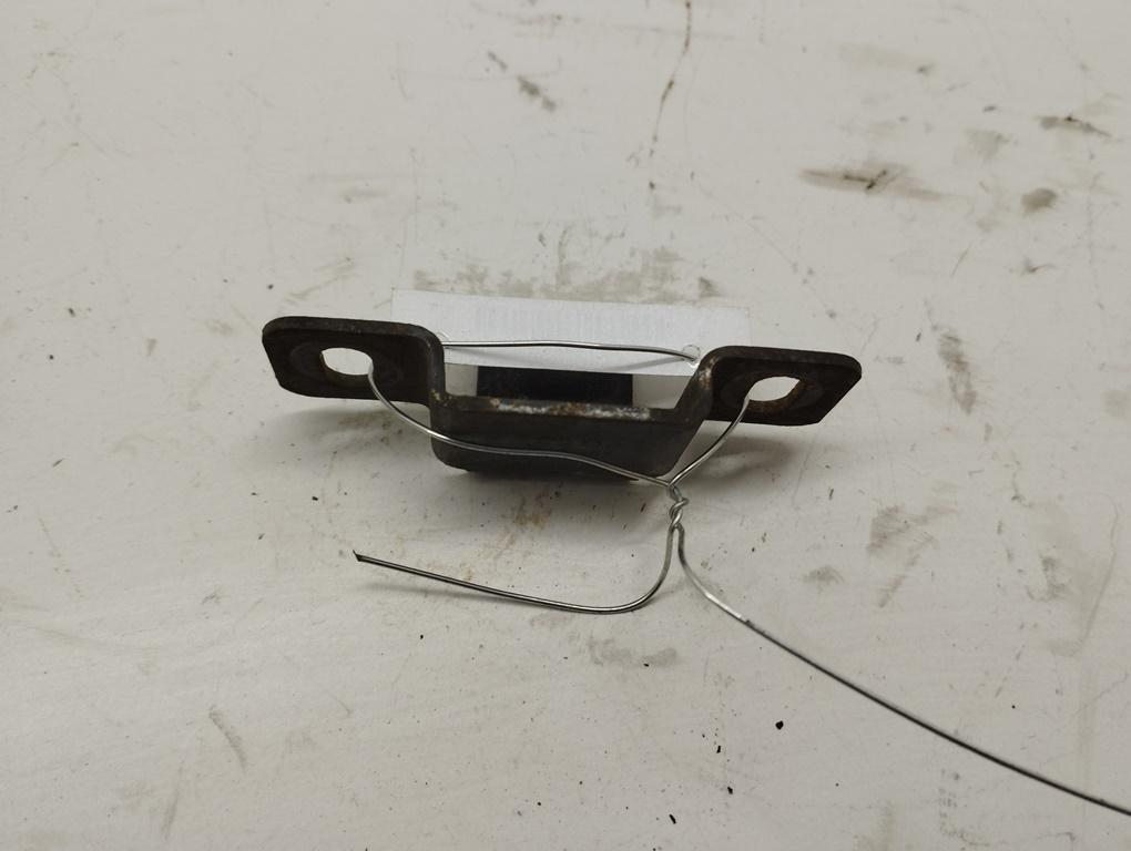 кронштейн радиатора Audi A4 B5 1996, 1.8 л., бензин, АКПП, серый, седан, 4D0260427 - фото №1