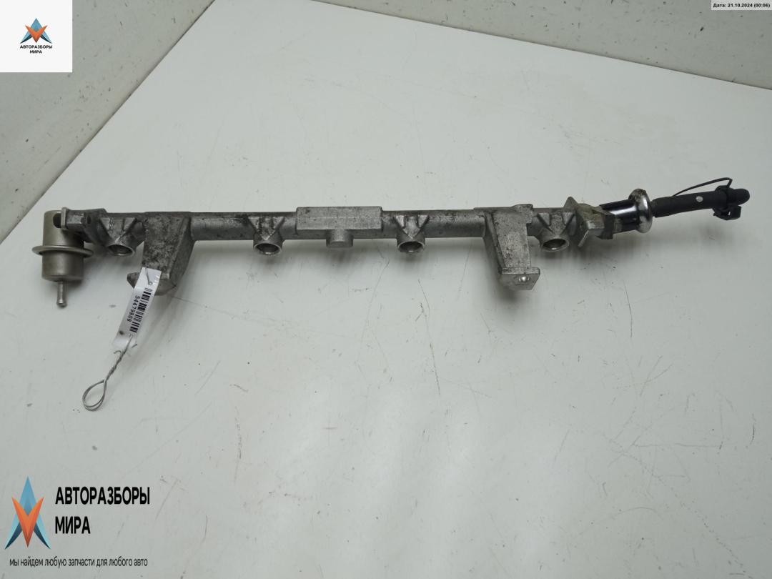 топливная рампа Mazda Tribute 1 поколение 2003, 2.0 л., бензин, МКПП, серый, внедорожник 5 дв., E8BWC01 - фото №1