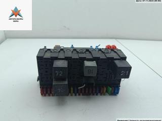 блок предохранителей Volkswagen Passat B3 1989, 1.8 л., бензин, МКПП, синий, универсал, 357937039