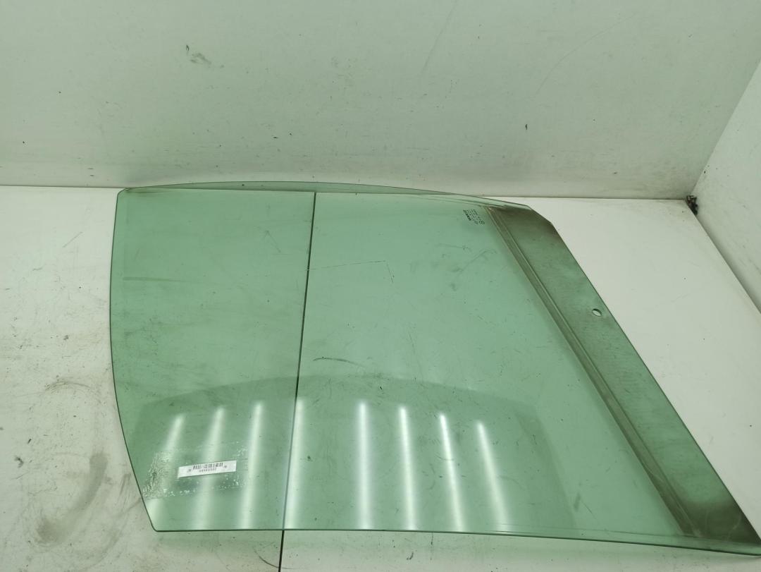 стекло двери передней левой Renault Scenic I 2001, 1.6 л., бензин, АКПП, чёрный, минивэн, 43R00049