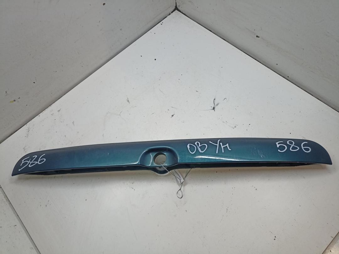 накладка подсветки номера Opel Omega B 1995, 2.0 л., бензин, МКПП, зелёный, универсал, 90379079