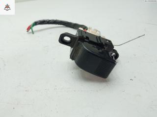 кнопка стеклоподъемника переднего правого Mazda 6 GG [рестайлинг] 2005, 2.0 л., бензин, МКПП, красный, хетчбэк 5 дв., 3583B48