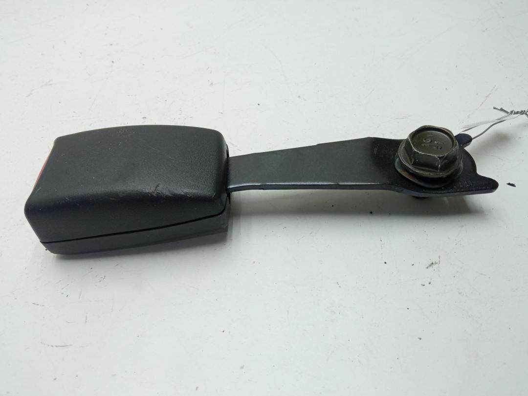 замок ремня безопасности Mitsubishi Lancer 2004, 1.6 л., бензин, МКПП, синий, универсал