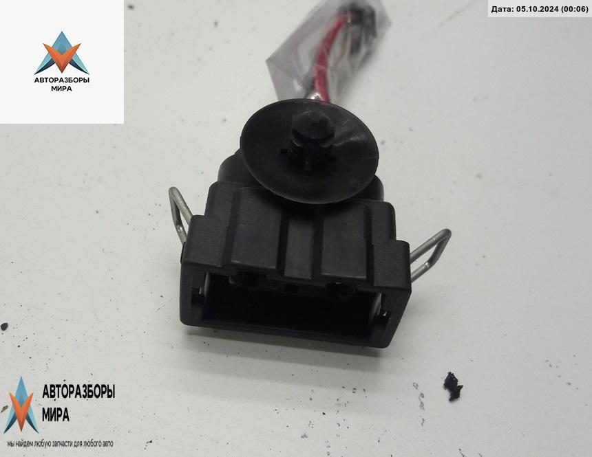 разъем (фишка) проводки Volkswagen Passat B3 1989, 1.8 л., бензин, МКПП, синий, универсал, 357972753 - фото №1