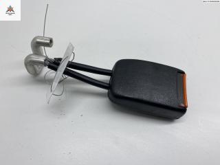 замок ремня безопасности Audi A6 4A/C4 1994, 2.8 л., бензин, МКПП, красный, седан, 8D0857740