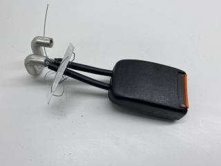 замок ремня безопасности Audi A6 4A/C4 1994, 2.8 л., бензин, МКПП, красный, седан, 8D0857740