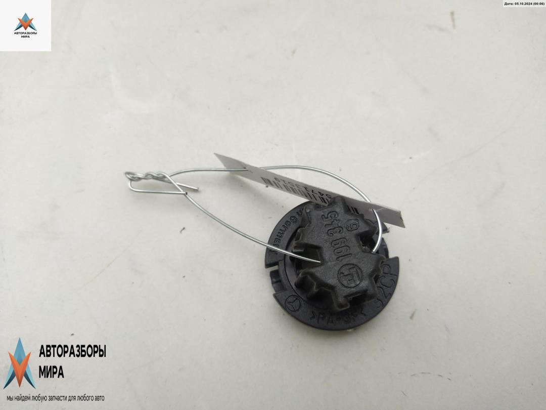 Патрон лампы фонаря Mercedes-Benz E-Класс W210/S210 1995, 2.3 л., бензин, АКПП, серый, седан, 199345 - фото №1