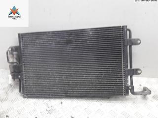 радиатор кондиционера Volkswagen Golf 4 поколение 1998, 1.4 л., бензин, МКПП, чёрный, хетчбэк 3 дв.