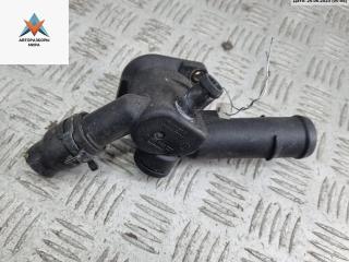 фланец (тройник) системы охлаждения Volkswagen Golf 4 поколение 1998, 1.6 л., бензин, МКПП, чёрный, хетчбэк 5 дв., 06A121133D