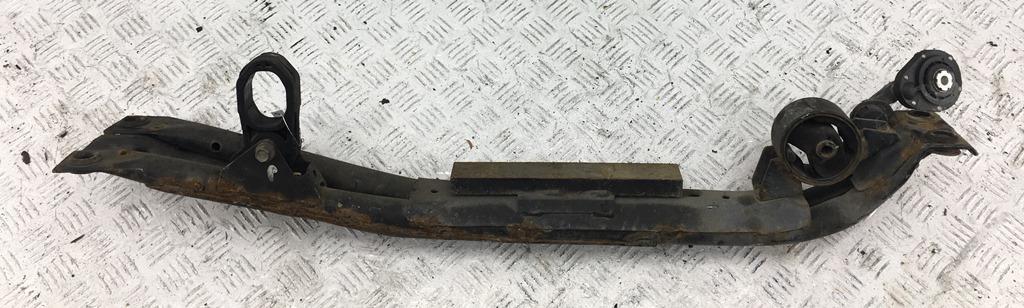 подрамник передний Nissan Almera N15 1996, 1.4 л., бензин, МКПП, красный, хетчбэк 3 дв.