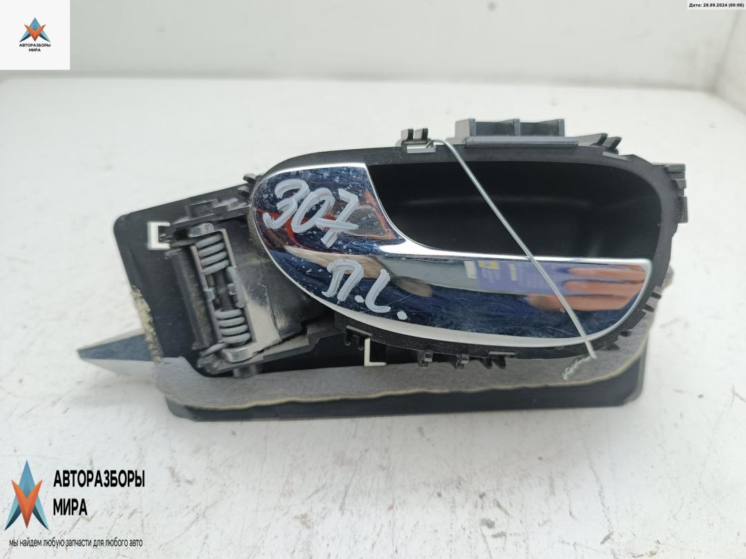 ручка внутренняя передняя левая Peugeot 307 1 поколение 2001, 2.0 л., бензин, МКПП, чёрный, хетчбэк 5 дв., 9634768677 - фото №1