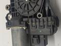моторчик стеклоподъемника задний правый Audi A6 4B/C5 1999, 2.4 л., бензин, АКПП, серый, универсал, 4B0959802B - фото №2