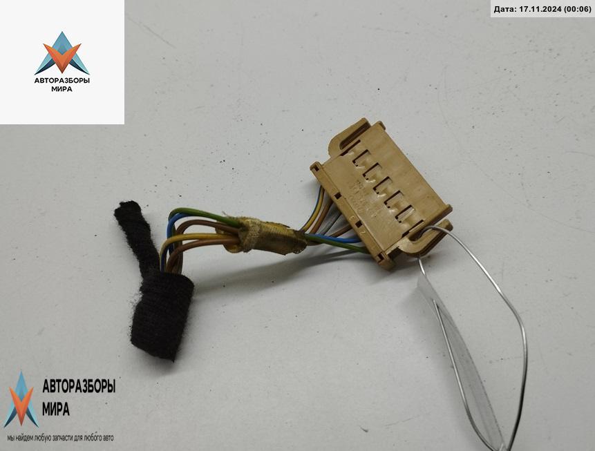 разъем (фишка) проводки Audi A6 4B/C5 1998, 2.4 л., бензин, АКПП, синий, универсал, 893971635 - фото №1