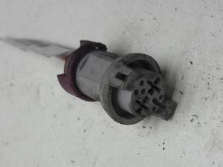 разъем (фишка) проводки Volkswagen Passat B5 1998, 1.6 л., бензин, МКПП, красный, универсал, 813971955