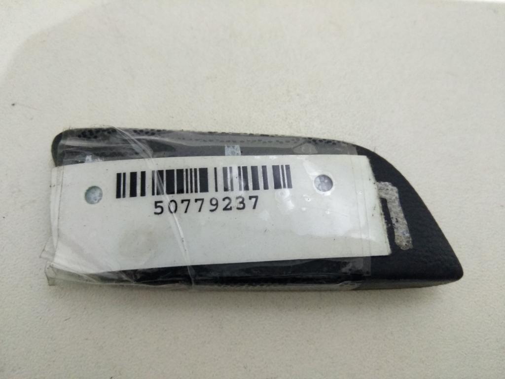 молдинг крыла заднего левого Audi 100 4A/C4 1993, 2.0 л., бензин, МКПП, синий, универсал - фото №1