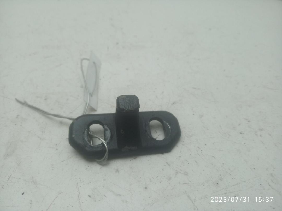 ответная часть (скоба) замка двери Mercedes-Benz Vito 2005, 2.2 л., дизель, АКПП, чёрный, микроавтобус - фото №1